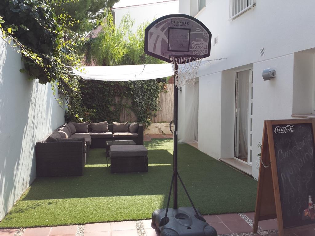 Sitges Beach Hostel Екстер'єр фото