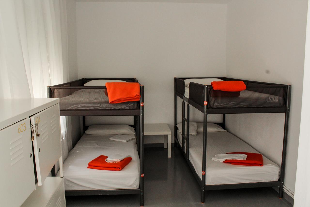 Sitges Beach Hostel Екстер'єр фото